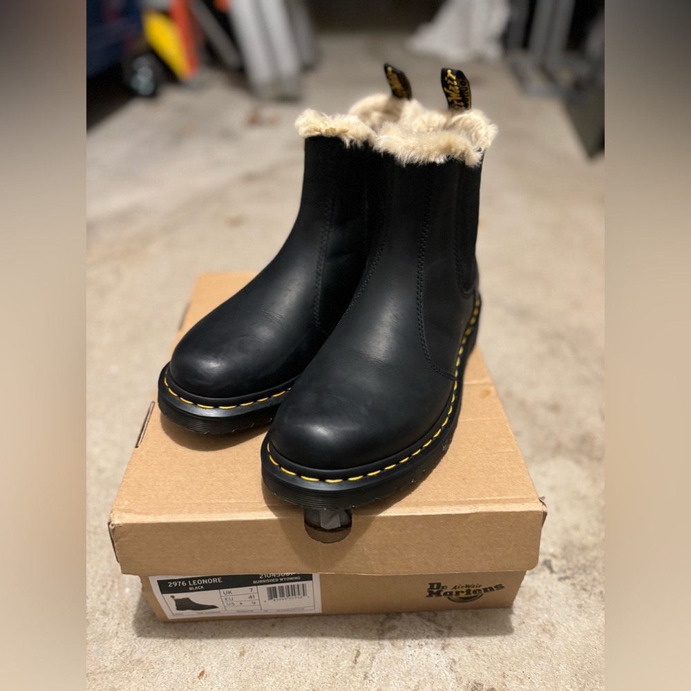 SOLD Dr Martens 2976 with fur Leonore Chelsea